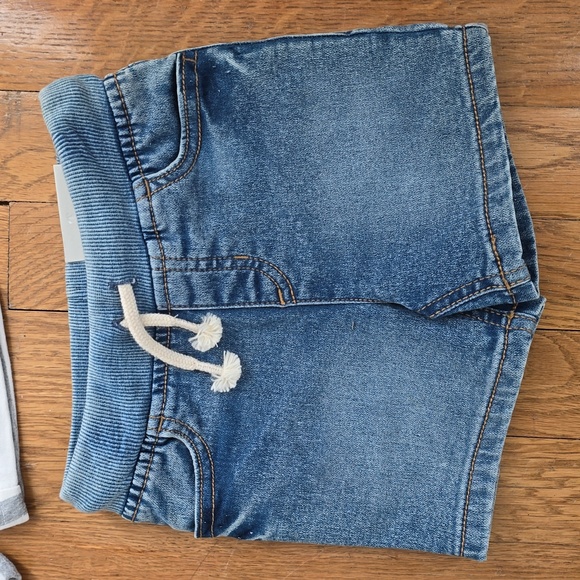 OKIE DOKIE BABY GIRLS SHORTS BUNDLE OF 3 PAIR ALL SIZE 9 MONTHS - Picture 4 of 13